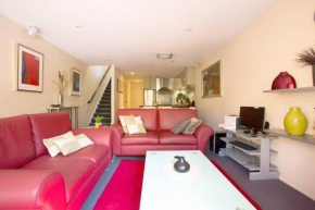 Three bedrooms Unit with free parking